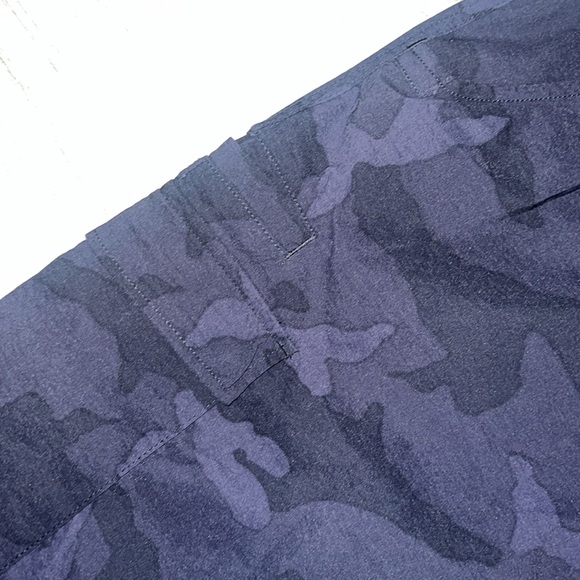 686 Traveler Cargo Pants. Size L. NWT. Black camo. - Picture 5 of 8